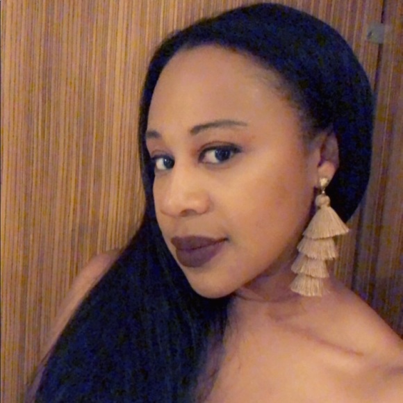 Meet your Posher, Dana - Picture 1 of 3